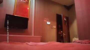 伟哥探花04-02足浴店偷拍被老板发现翻车