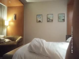 【重磅出击】新晋探花〖大神全国探花〗重金约操尤果网极品爆乳D奶嫩模 连操两炮 官方认证