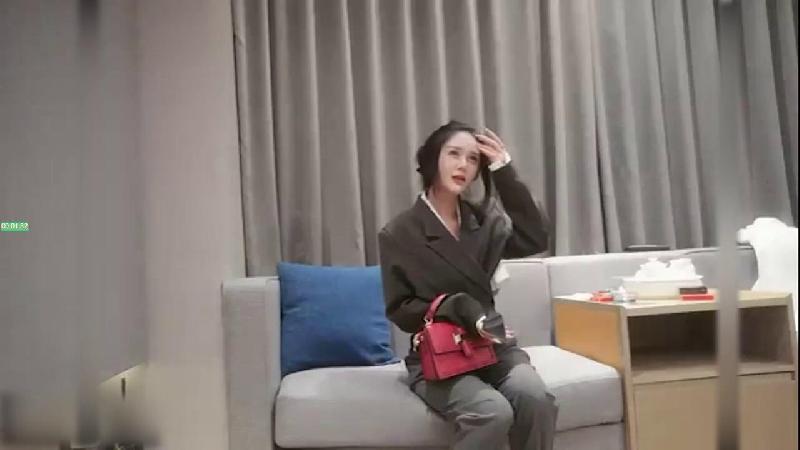 【老表探花】娇小玲珑眼镜妹鸳鸯浴舌吻高擡玉腿侧插骚穴浓情蜜意小情侣激情不断撸管佳..藏