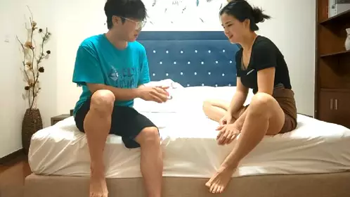 败类探花_气质颜值御姐遭大罪，被哥两轮流爆操，深喉大屌，爽的呻吟不断 (上)