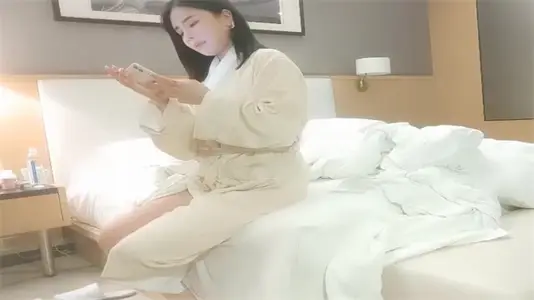 李寻欢KTV泡嫩妹酒店激情约炮 清纯学生妹跪床叫哥哥操