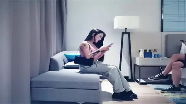全国探花约炮花臂纹身网红辣妹，火辣纹身妹子的私密诱惑